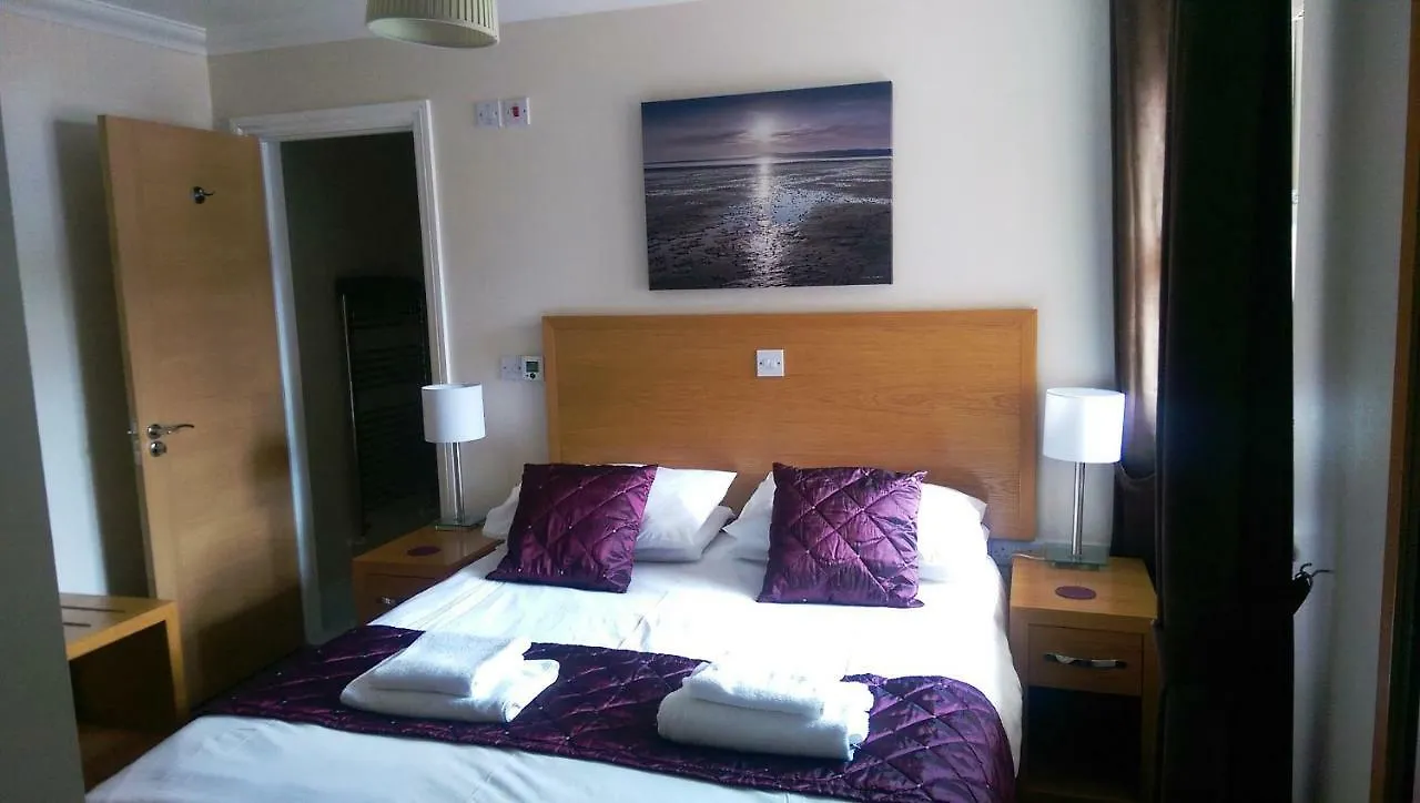 Apartment Hartford Court, East Cliff, Bournemouth. Walk To Beach And Town