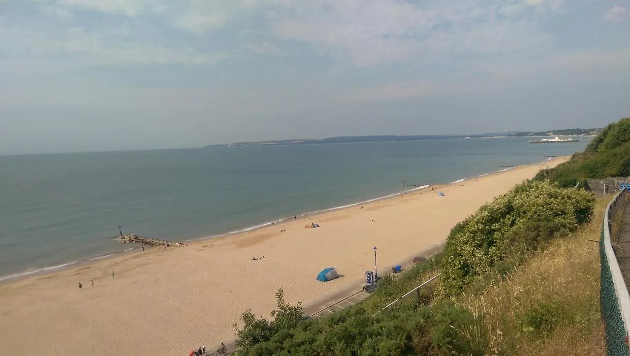 Hartford Court, East Cliff, Bournemouth. Walk To Beach And Town Apartment Bournemouth